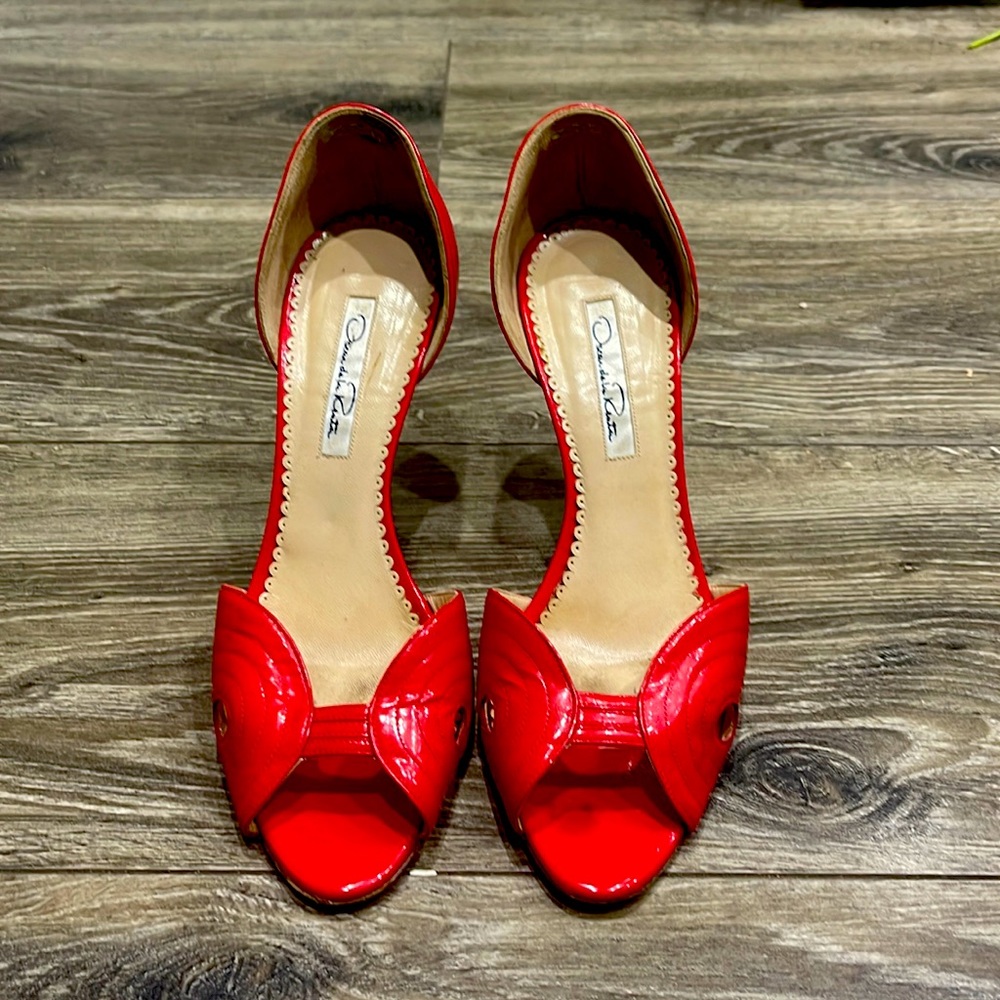 🎁 Vintage Oscar de la renta vero cuoio red peep toe pumps size 38 3”heel